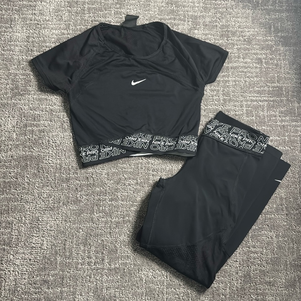 Nike Pro Workout Active Set